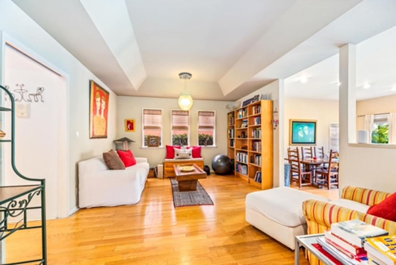 Villa 3 Bedrooms On Venice Canal. Los Angeles